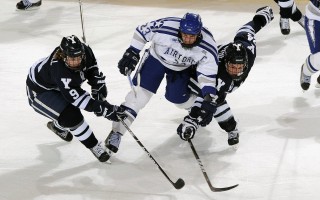 中国竞彩网_尴尬！申花回购门将李昊遇对方坐地起价，理想与现实碰撞再度引质疑