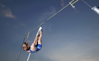 足彩网_汉密尔顿畅谈新起点，车队活力焕发，新赛季前景无限