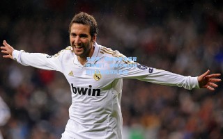 足彩网：格纳布里带感冒神奇破门，自嘲不知进球如何发生助球队告捷