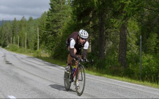 体育足彩网：尤文图斯翩翩起舞领跑意甲，基耶萨处境微妙欲回归？右翼补强瞄准明格萨与马兹拉维，斯帕莱蒂动向牵动联赛争冠格局